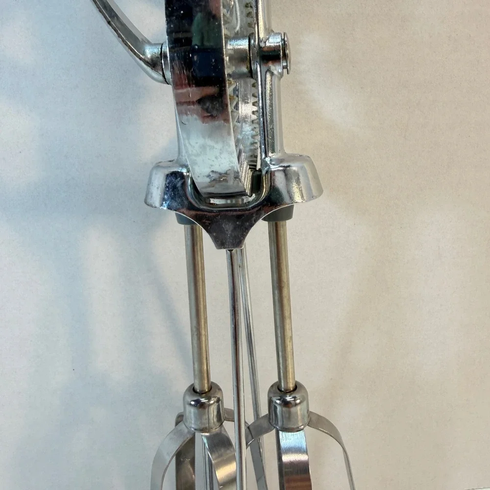 EKCO Best Hand Crank Egg Beater Vintage Black Stainless Steel Manual Mixer USA